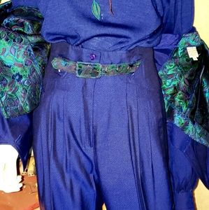 💜BOTIQUE ITEM- STUNNING VNTG 4 PC Purple & Emerald Green Paisley Suit💜
